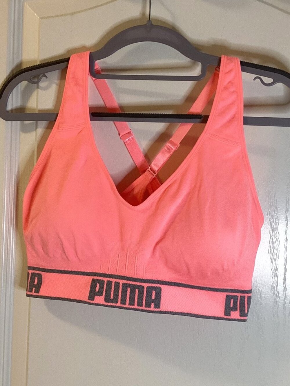 Puma Woman's Bright Pink Seamless Activewear Sports Bra Size L Crisscross Straps